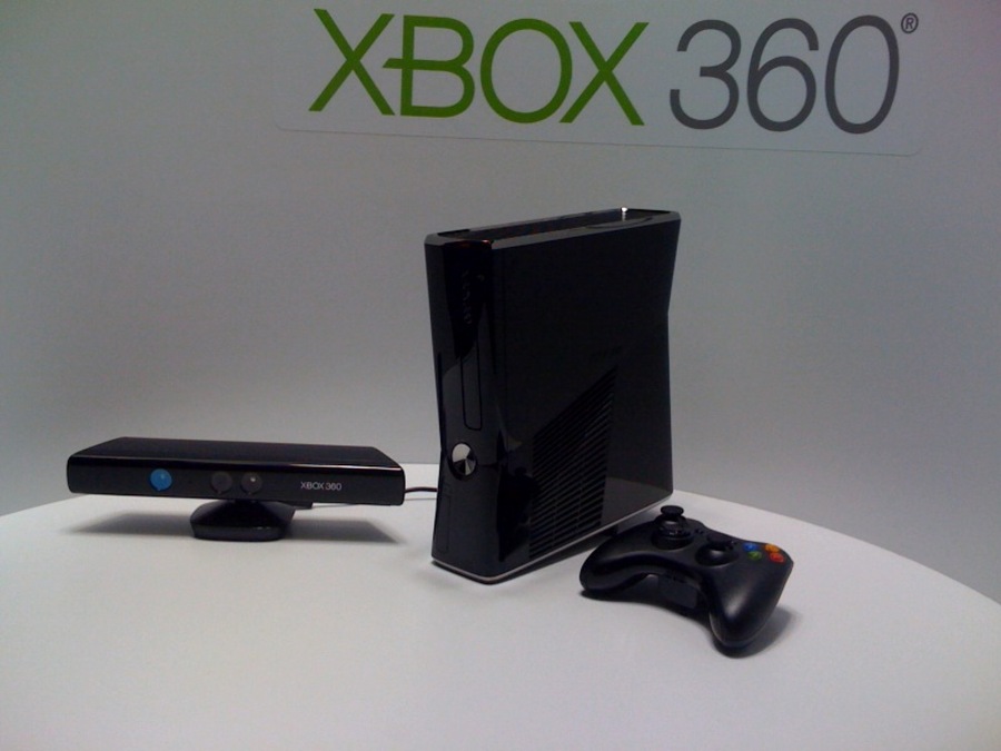 Xbox-360-slim-12